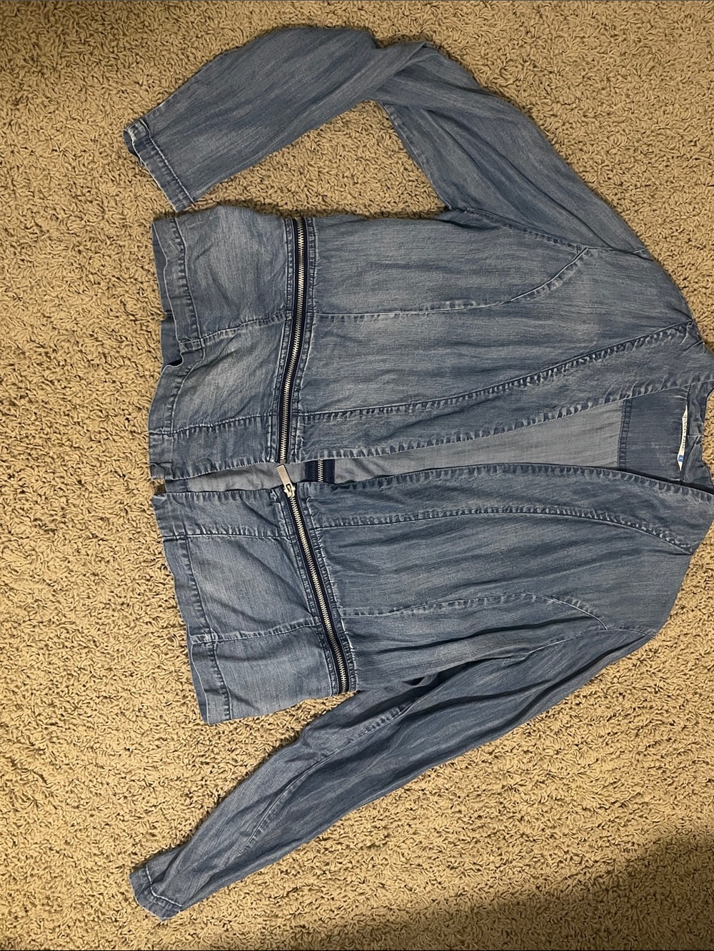 Light denim zipper jacket